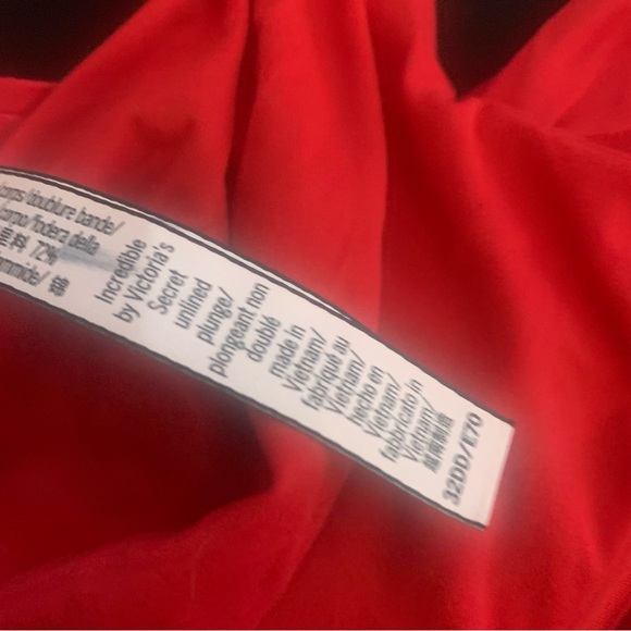 Victoria Secret Incredible Unlined Plunge Bra - Picture 13 of 15